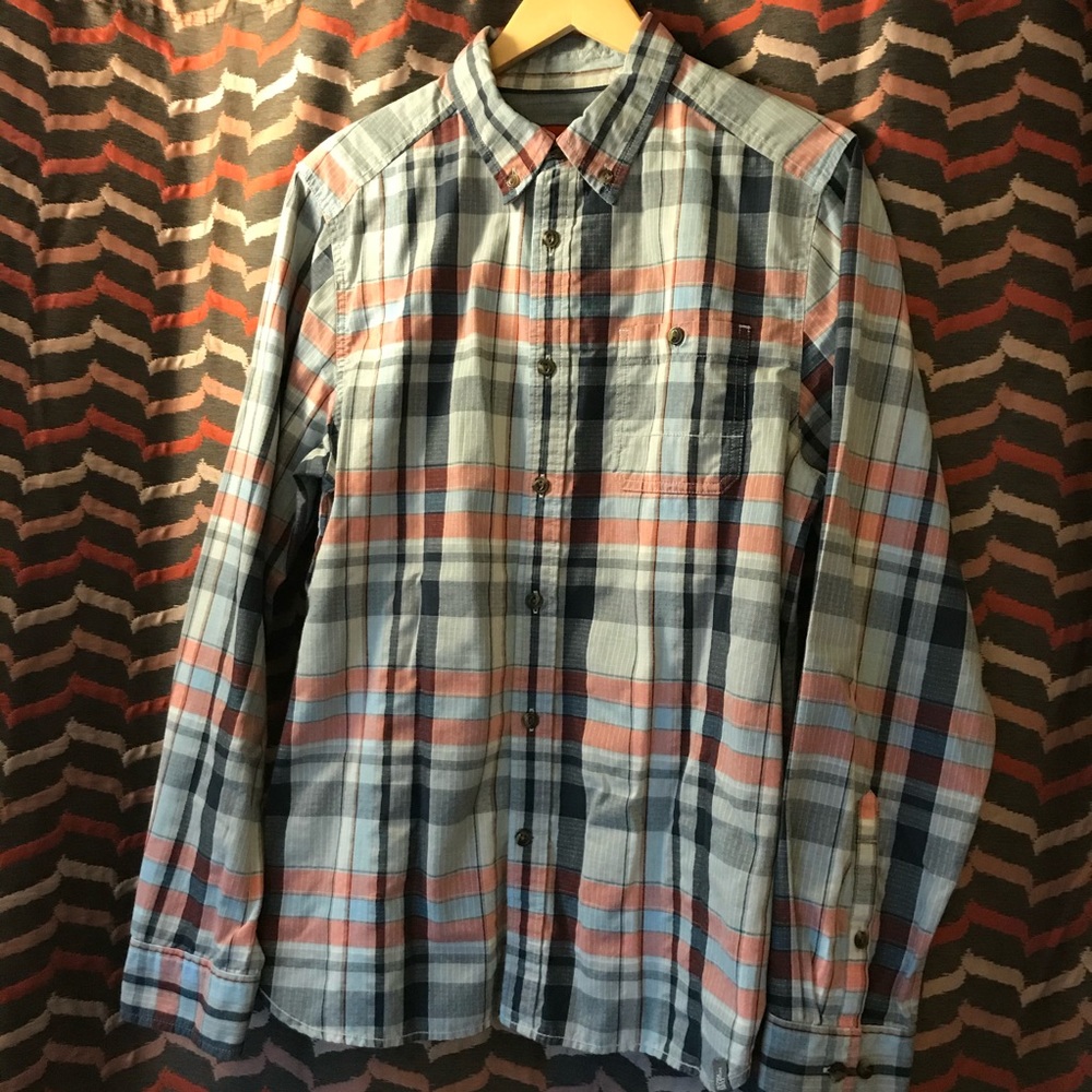 The North Face Mens Hiking button down long sleeve size Medium. Super clean!!
